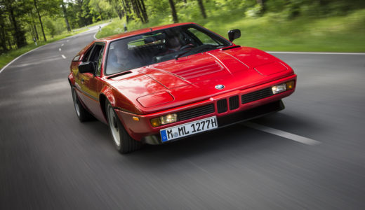 BMW最初のミッドシップ・スーパーカー「M1」。数奇な運命に翻弄された名車の素顔とは？
